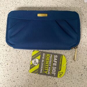 Blue Travelon Safe RFID Travel Wallet - NEW